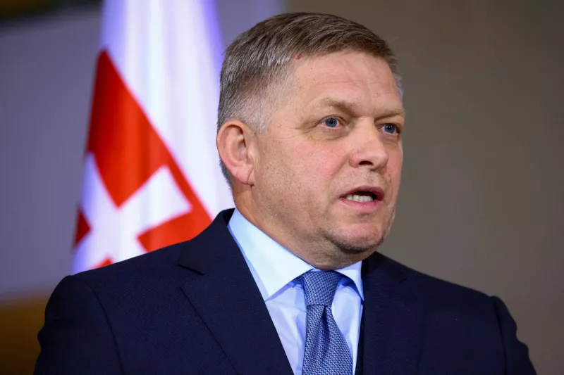 El primer ministro de Eslovaquia, Robert Fico, habla durante una conferencia de prensa con el canciller alemán Olaf Scholz en Berlín, Alemania, el 24 de enero de 2024.