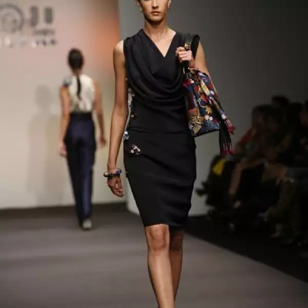 Desfile Pineda Covalin