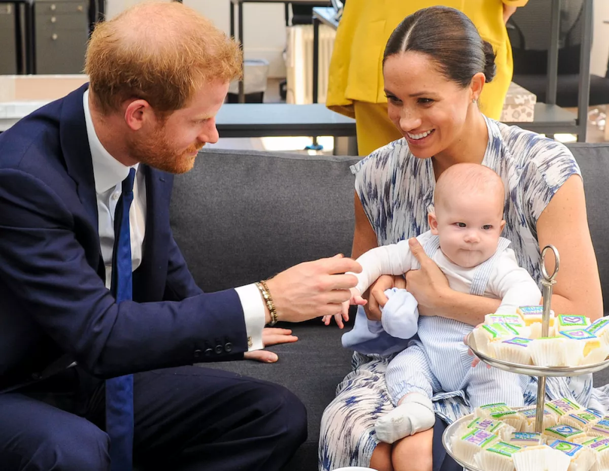 Príncipe Harry, Archie Harrison y Meghan Markle 