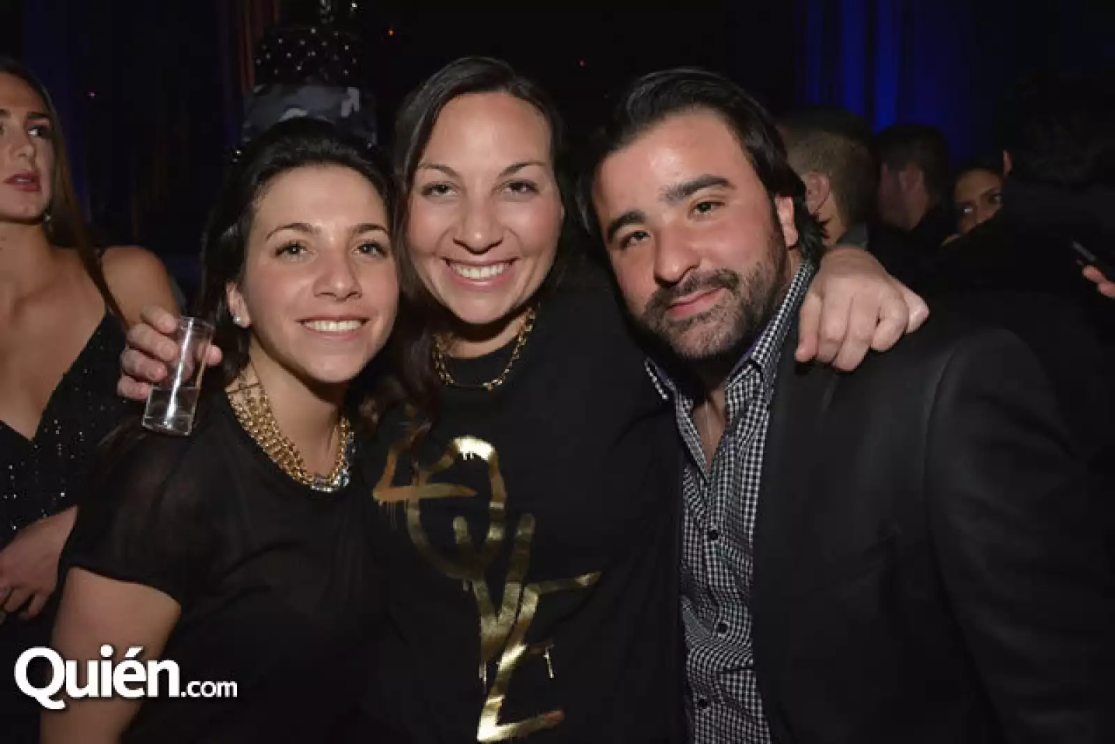 Michelle y Vivian Smeke con Jonathan Shabot