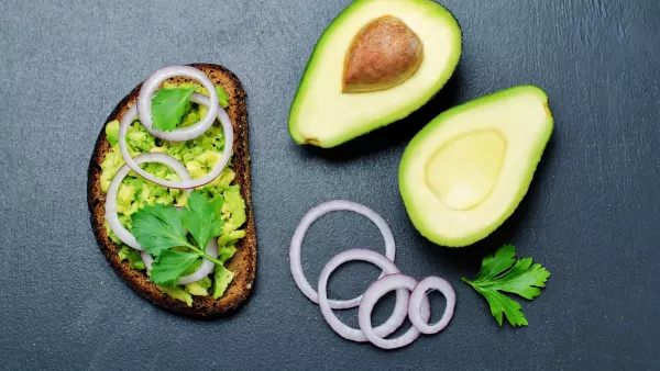 aguacate cebolla