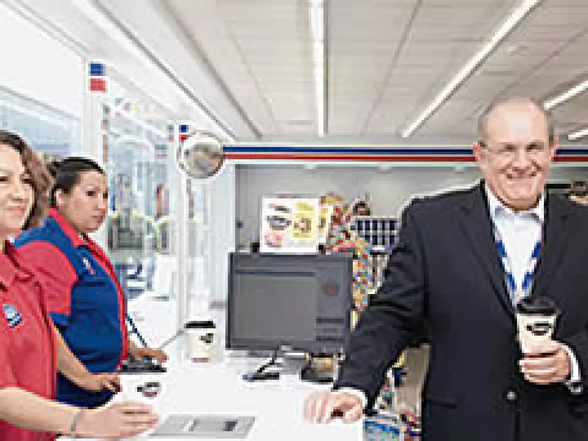 En 2007, Gilberto de Hoyos llegó a la dirección general de Tiendas Extra para redefinir el concepto. (Foto: Ramón Sánchez Belmont)