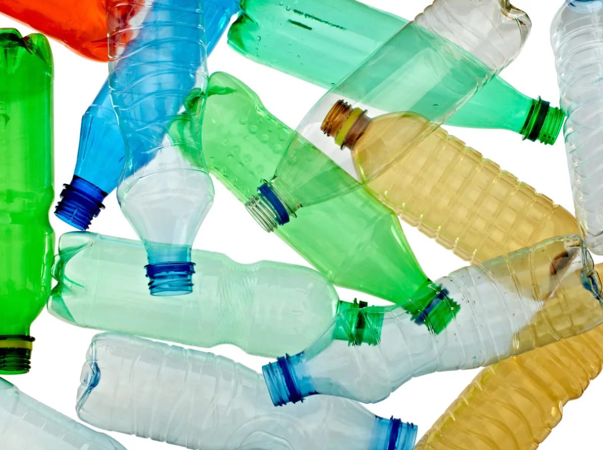 180910 botellas plastico is Picsfive.jpg
