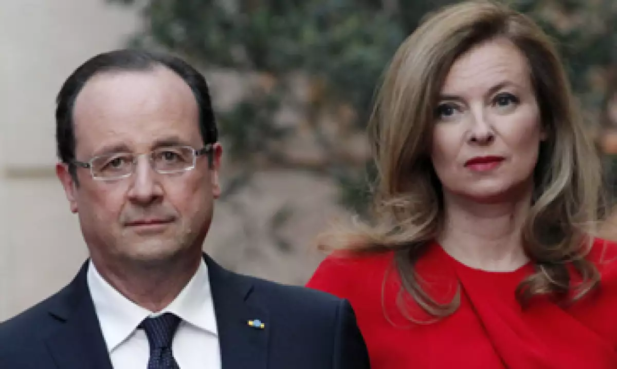 La víspera, el presidente informó que se separaba de Valérie Trierweiler (i) tras el escándalo por una presunta infidelidad. (Foto: Reuters)
