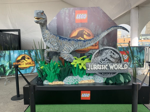 Recreating the Jurassic World jungle is Walmart's latest marketing strategy Lego