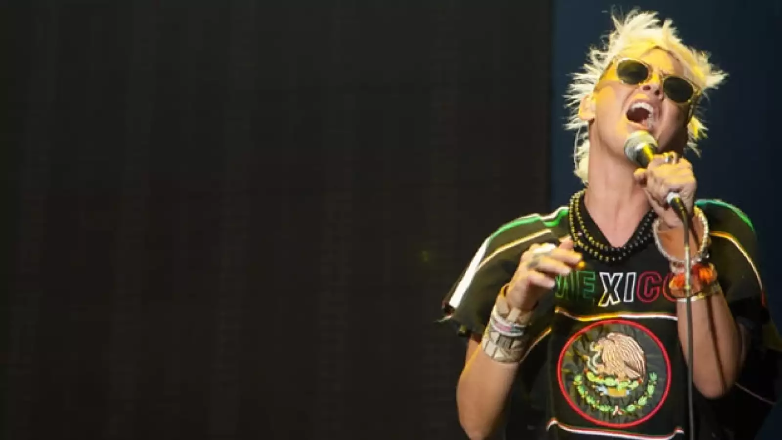 Músicos y aficionados asisten al Corona Capital