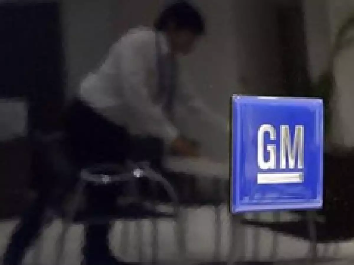 GM y Chrysler planean cerrar cientos de concesiones en EU para tratar de sanear sus finanzas. (Foto: Reuters)