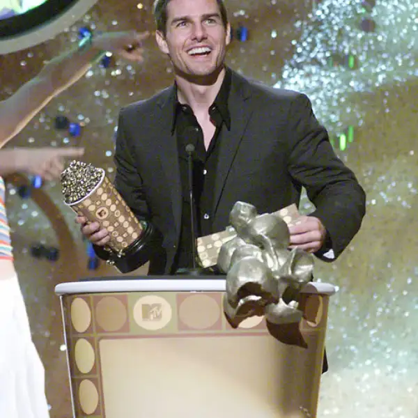 Tom en los MTV Movie Awards en junio del 2001.