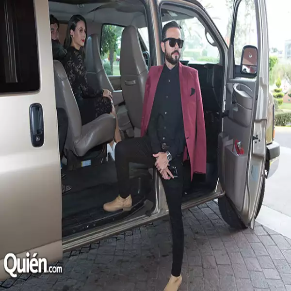 El equipo se prepara para partir a la gala en el Auditorio del Estado.