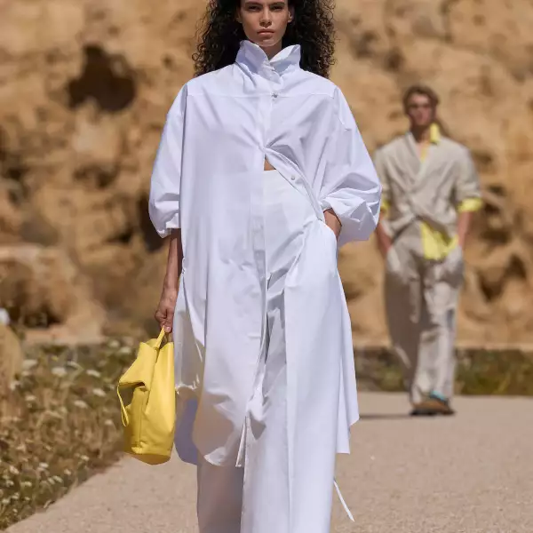 Jacquemus PO S27 007.jpg