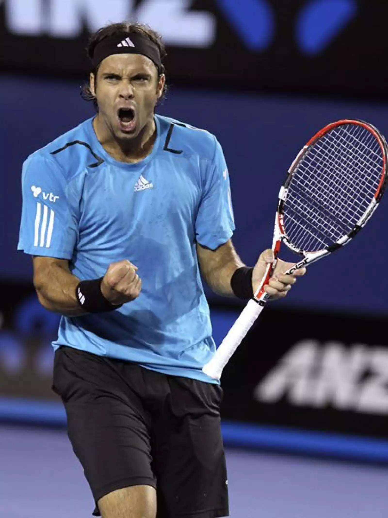 Actualmente se encuentra en una relación sentimental con la cantante chilena Daniela Castillo.