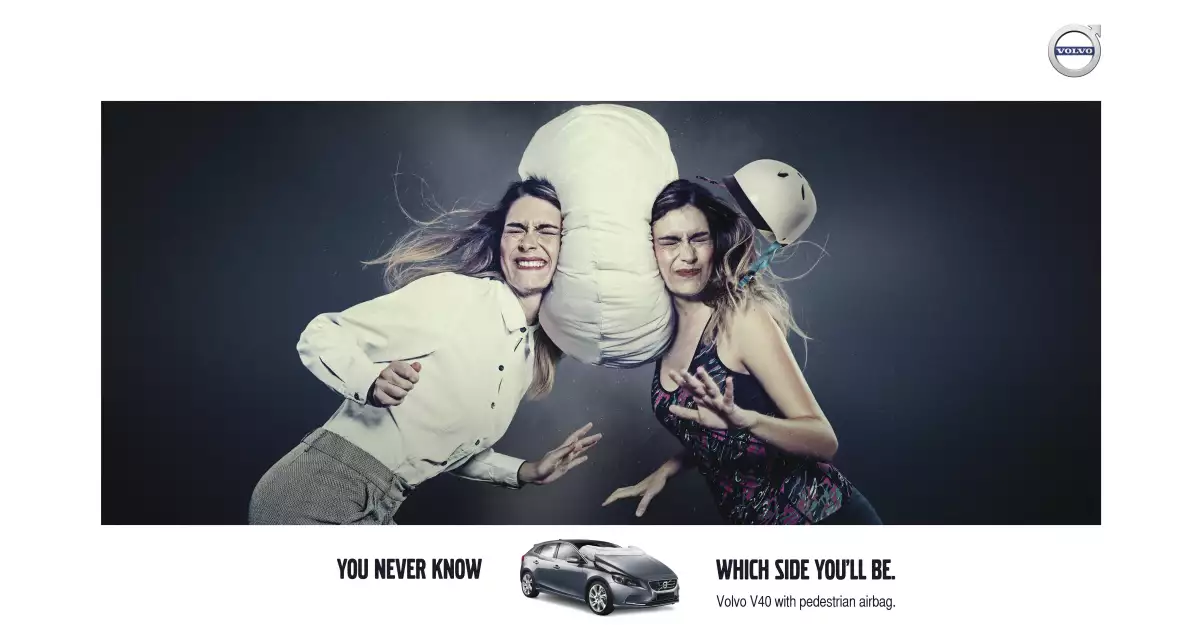 Una de las tres piezas que componen la campaña Airbag para Volvo