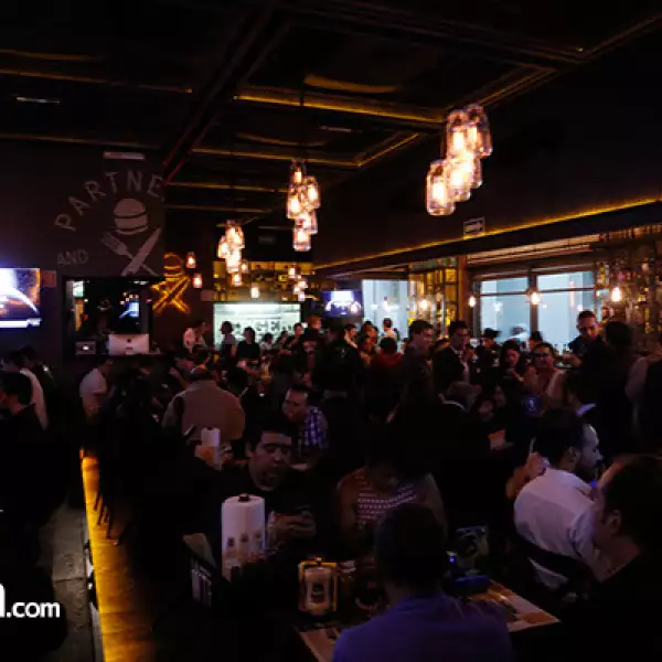 Los invitados disfrutaron de un coctel después de la Premiere.