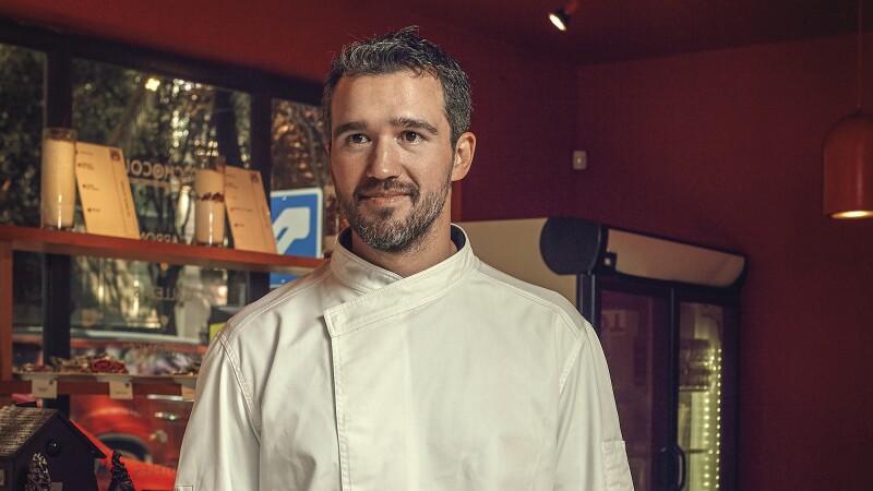 El chef Luis Robledo, en su chocolatería Tout Chocolat, asegura que el bajo consumo de chocolate en México permite vislumbrar un futuro exitoso, porque hace falta competencia.