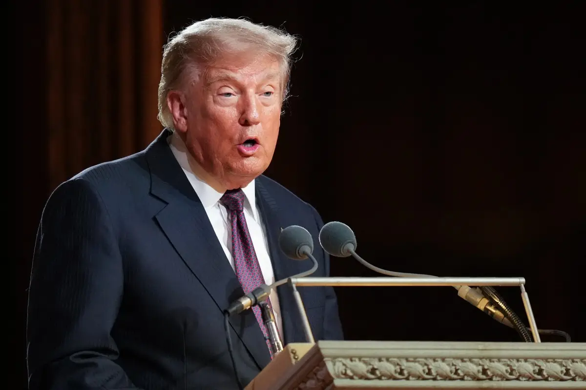 El presidente de los Estados Unidos, Donald Trump, habla durante el servicio funerario del senador estadounidense Lindsey Graham en la Catedral Nacional de Washington en Washington, DC, el 28 de julio de 2026.