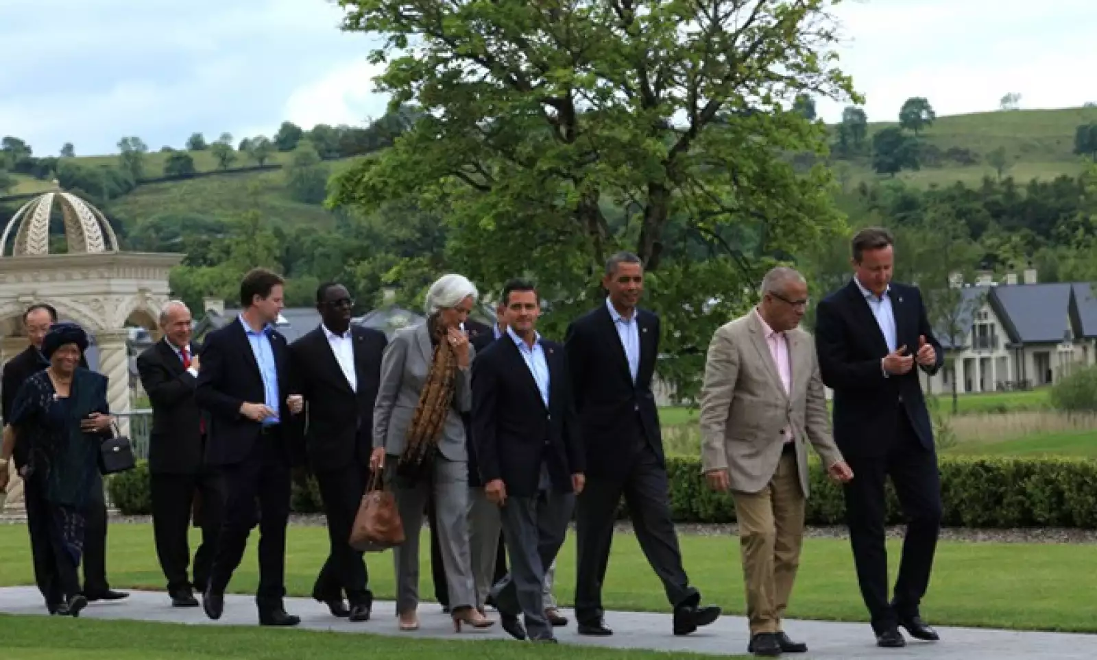 En la segunda quincena de junio visitó Londres, donde dio una conferencia magistral organizada por Chatham House; además, participó en la Cumbre del G8 en Belfast, Irlanda del Norte. En 2012, como presidente electo, estuvo en Alemania, Gran Bretaña, Españ