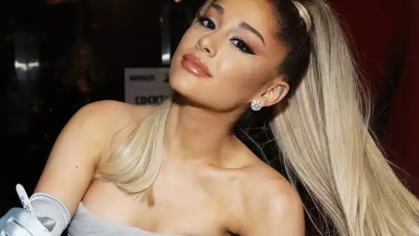ariana-grande-tik-tok.png