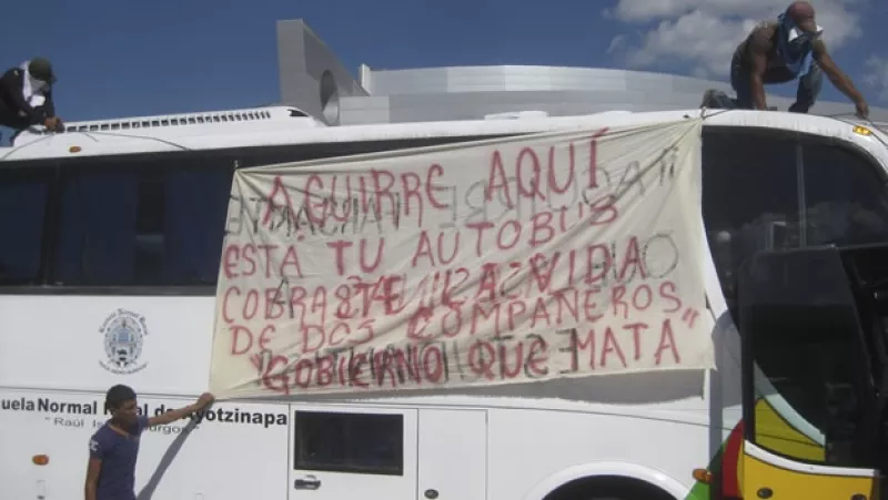 estudiantes ayotzinapa caravana