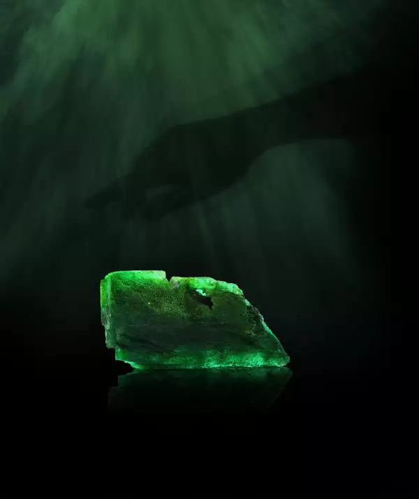 Chopard Insofu Emerald ©Eric Sauvage_1.jpg