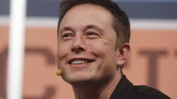 elon-musk-comprara-manchester-united