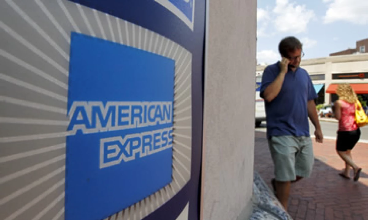 American Express ganó 743 mdd en sus tarjetas de crédito en EU. (Foto: AP)