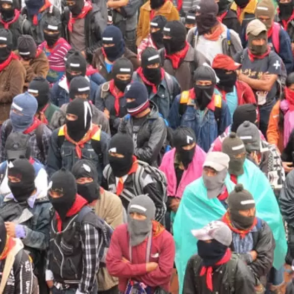 soldados del ejercito zapatista
