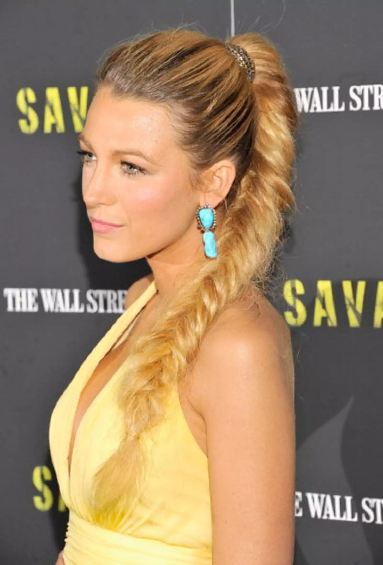 Si tu boda es en la playa o prefieres un cambio búsca una trenza como la de Blake.