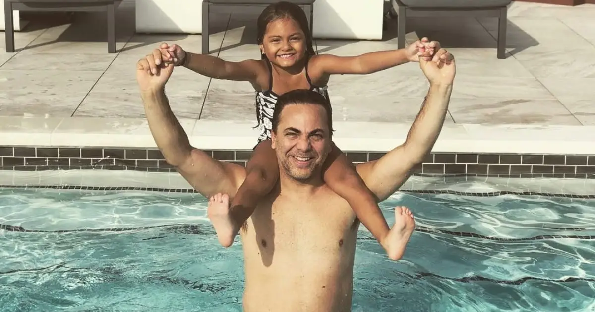 Hija-menor-de-Cristian-Castro-debuta-como-modelo