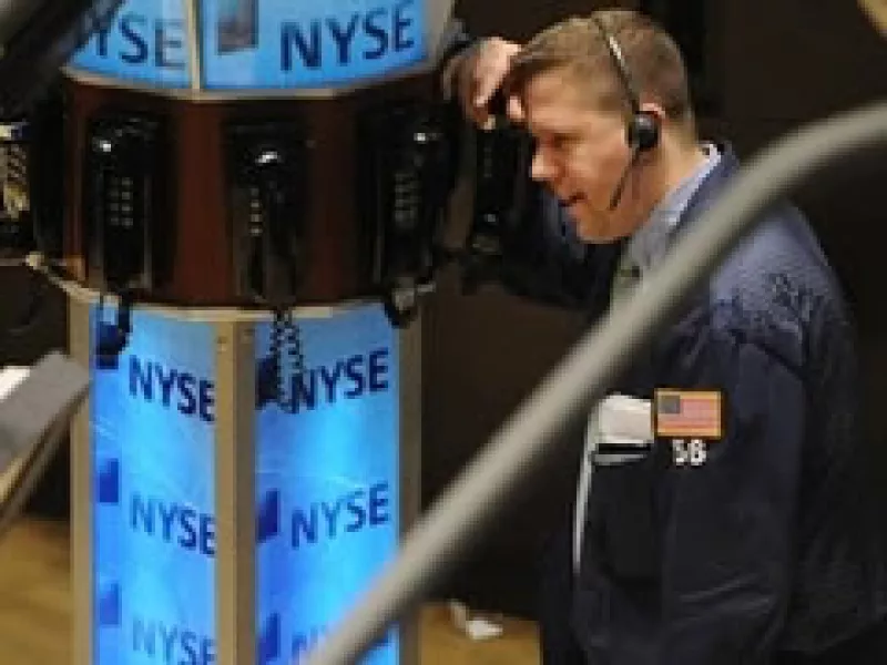 Los mercados estadounidenses se ven afectados por la caída en las acciones de los bancos. (Foto: Archivo)