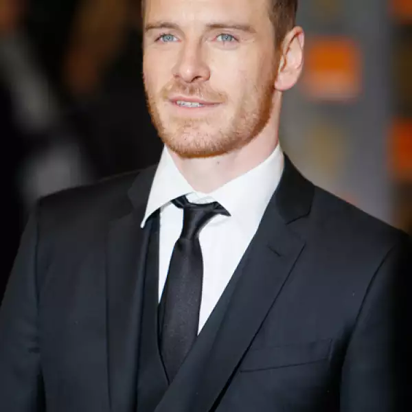 El actor decidió usar un traje Armani.