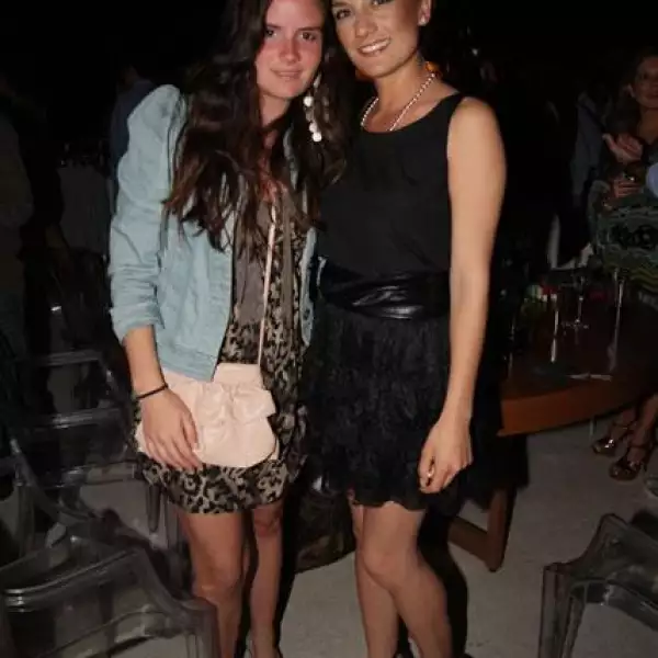 Ximena González,Karla Sáenz