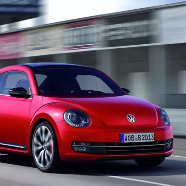 “La tarea que tenían los ingenieros era bastante clara: diseñar un vehículo de alto rendimiento, con un precio económico y que integrara tecnología, ecología, seguridad y diversión al manejarse”, dijo la firma, a través de un comunicado de prensa.