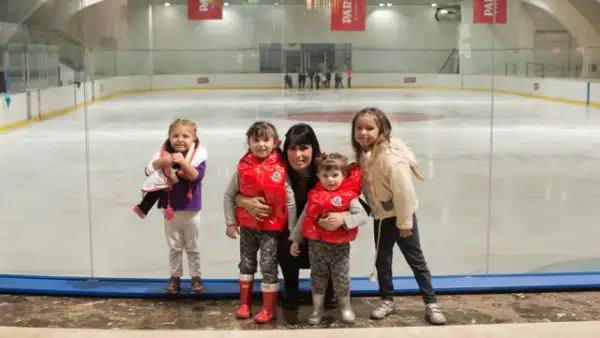 Clara Carlsen, Claudia Burstein, Claudia Reta, Alexis Burstein y Ciana Carlsen