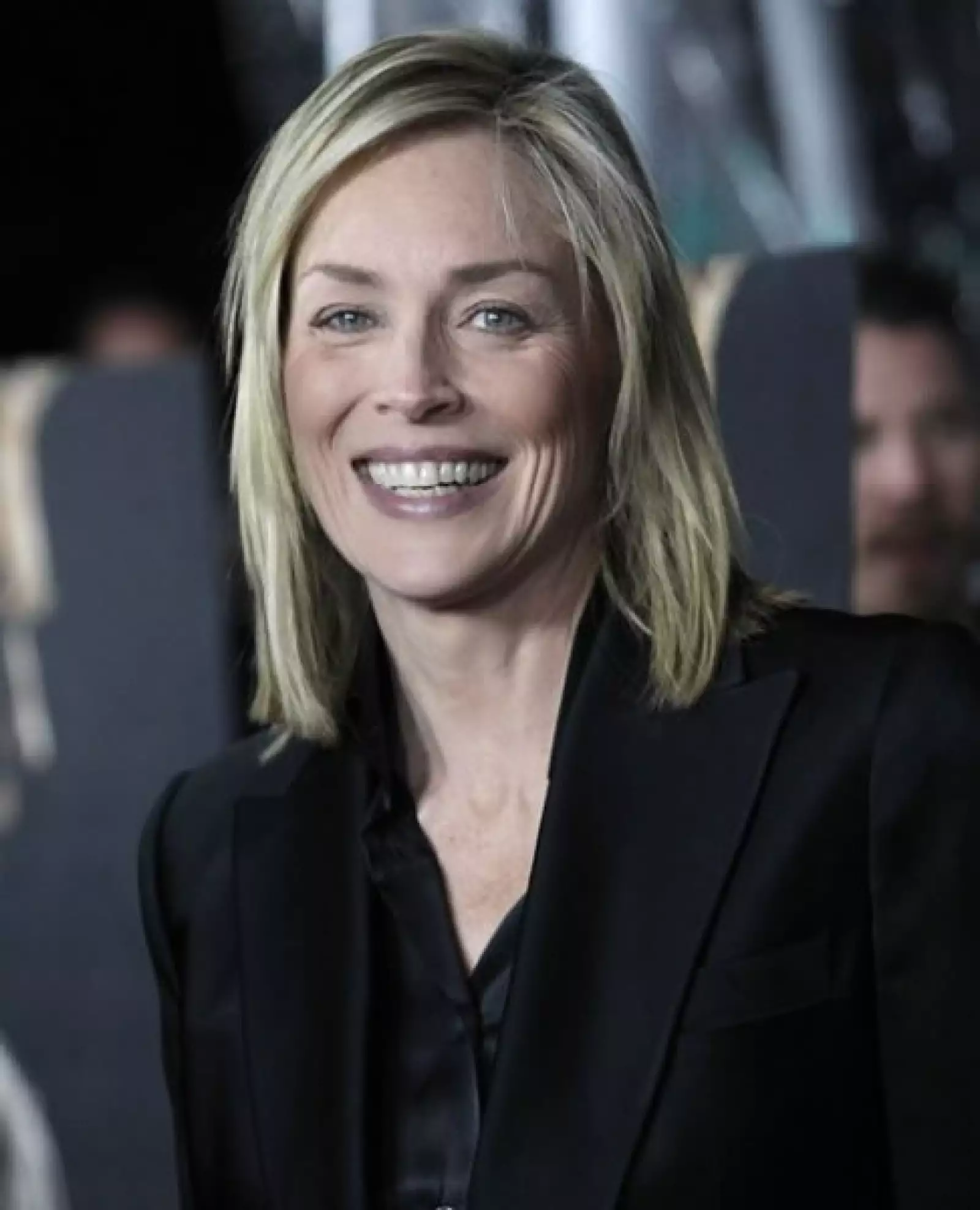 Sharon Stone no tiene miedo a envejecer y asegura que no se ha hecho cirugía ni lo hará en el futuro.