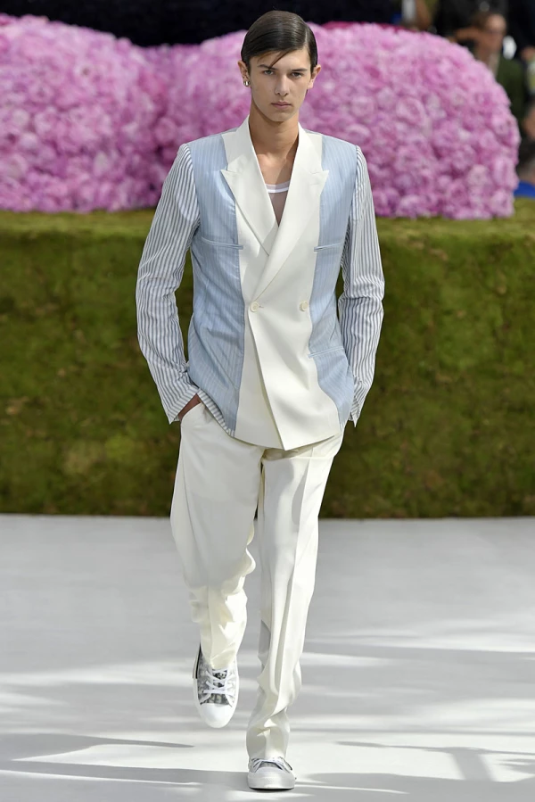 Dior Homme : Runway - Paris Fashion Week - Menswear Spring/Summer 2019
