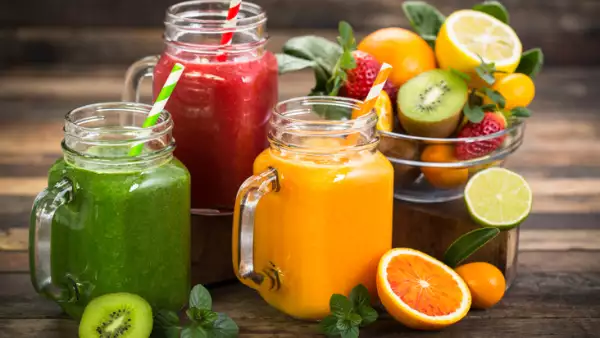 Healthy fruit and vegetable smoothies