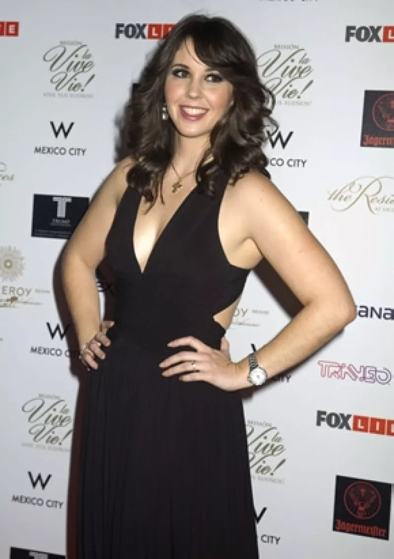 La hija de Mercedes Alemán y del cantante Emmanuel tuvo una breve participación en la cinta "Cristiada" en la que actúan Eva Longoria, Andy García y Eduardo Verástegui.