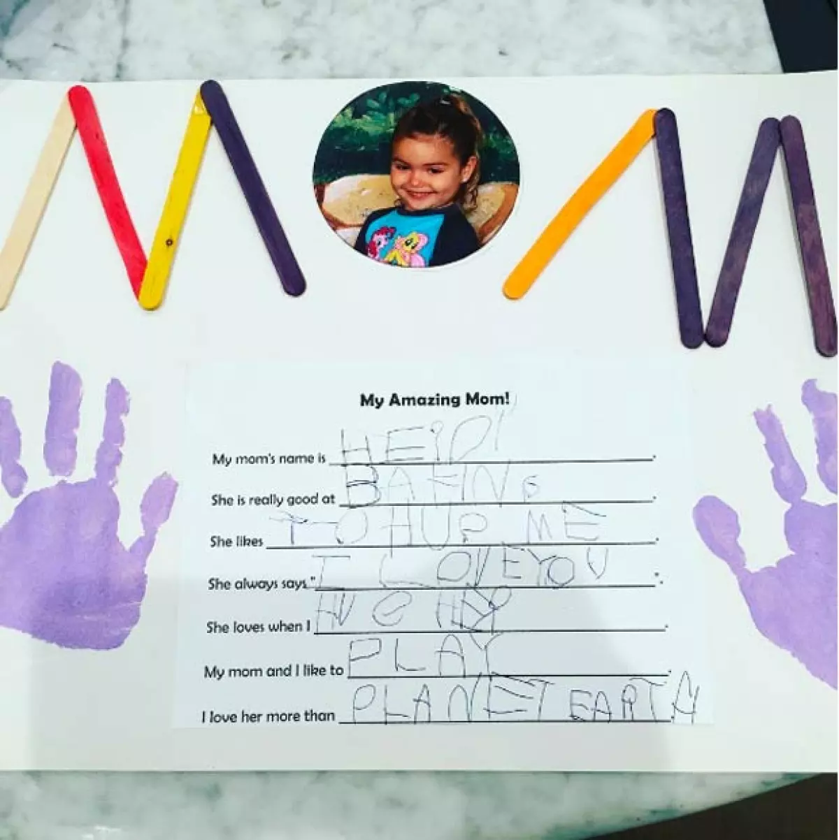 Esto fue lo que Elena escribió a su madre con motivo del 10 de mayo.