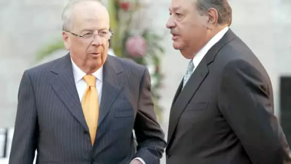 Claudio X. González, presidente del Consejo Mexicano de Hombres de Negocios, y el magnate Carlos Slim acudieron a la cena de honor del presidente Obama en el Museo de Antropología.