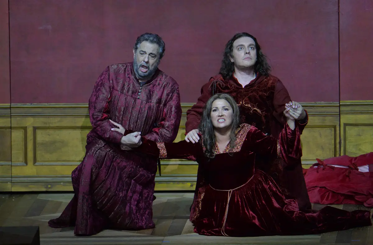 Anna-Netrebko-Opera-Rusia
