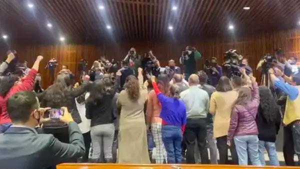 rotesta reporteros en diputados.png