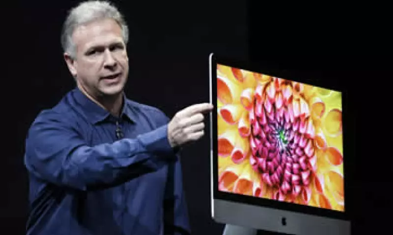 El martes, Apple presentó una iMac más delgada y un computador portátil con una pantalla de 13 pulgadas enormemente mejorada. (Foto: AP)