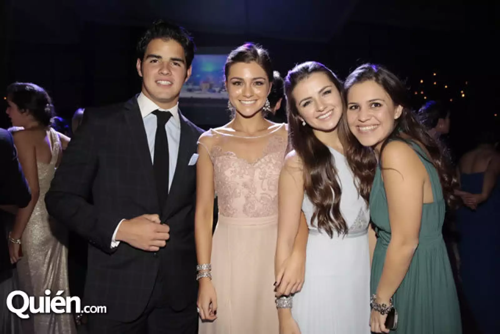 Jerónimo Azcue,Isabel Suárez,Fernanda Suárez,María Dodero