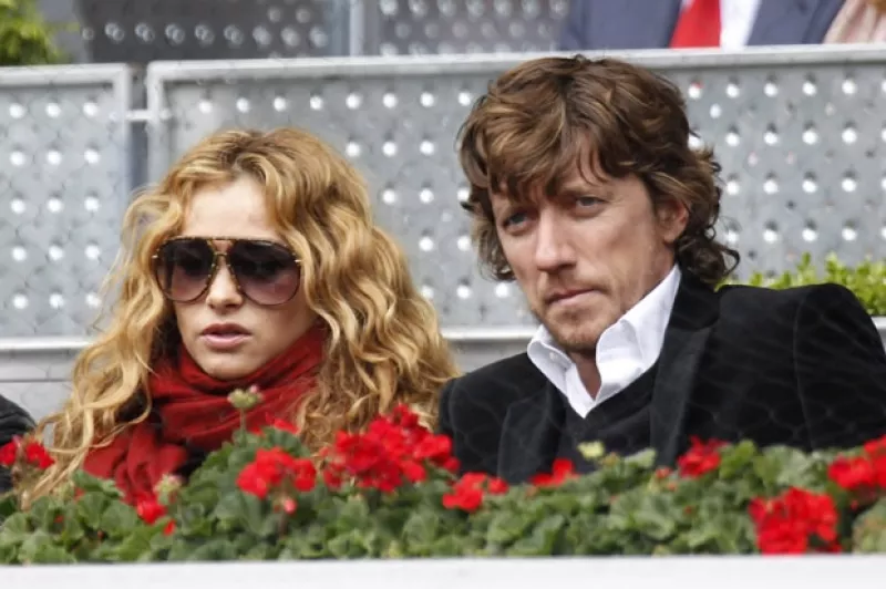 La cantante mexicana escribió en su página de Twitter sus preferencias en cuanto al sexo de su bebé y además pidió a sus seguidores le mandaran sugerencias de nombres.