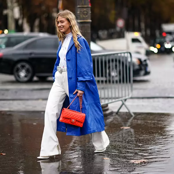 Street Style : Paris Fashion Week - Womenswear Spring Summer 2020 : Day Nine