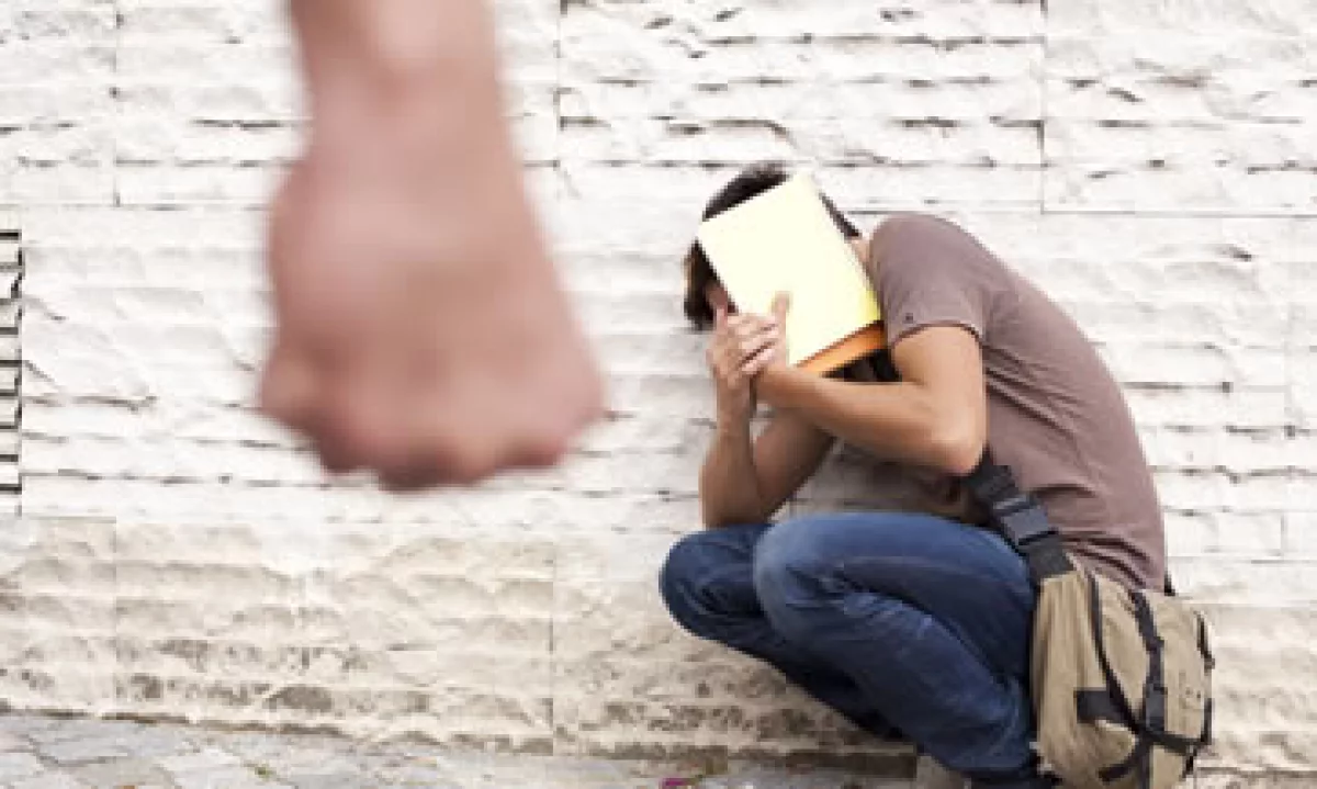 El estudio analiza los efectos del bullying entre pares y entre jóvenes y adultos. (Foto: Shutterstock )
