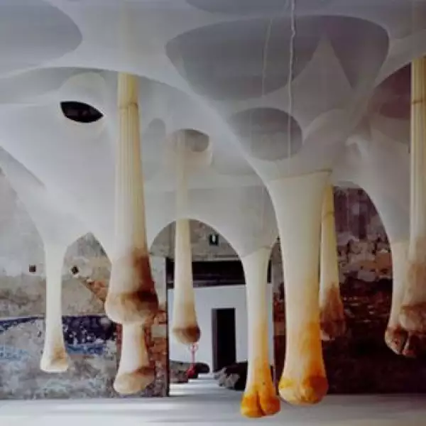 El mundo sensorial del brasileño Ernesto Neto