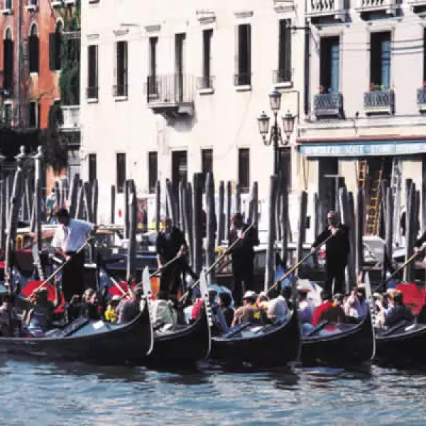 Las góndolas te darán un recorrido por la ciudad, una experiencia única para todo turista.