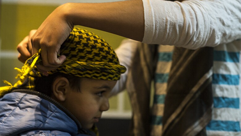 El pequeño Qusay es el más joven de la familia siria, que conserva su cultura y tradiciones.