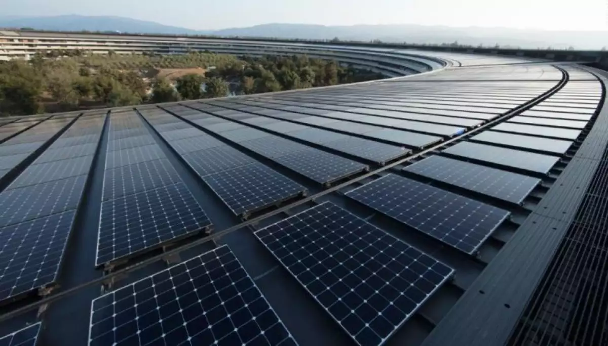 paneles solares apple